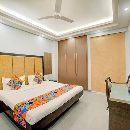 Fabhotel Exotica Greenpark New Delhi Exterior photo