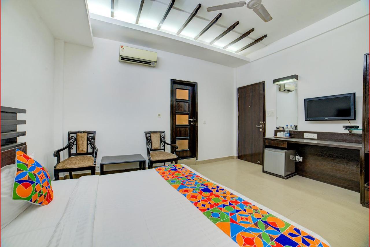 Fabhotel Exotica Greenpark New Delhi Exterior photo