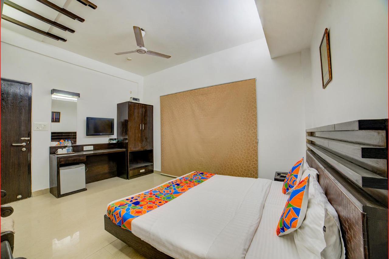 Fabhotel Exotica Greenpark New Delhi Exterior photo