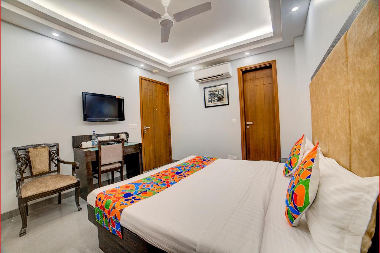 Fabhotel Exotica Greenpark New Delhi Exterior photo