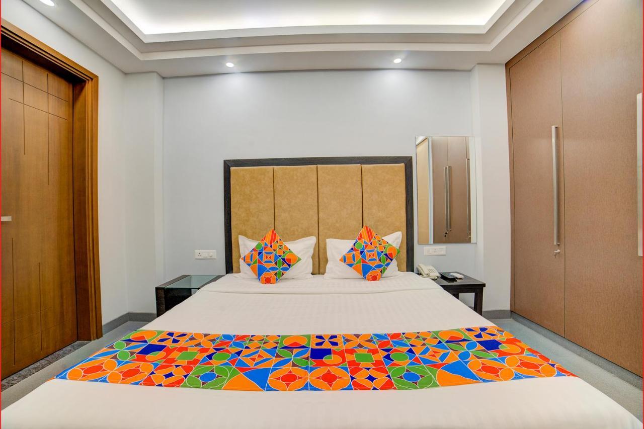 Fabhotel Exotica Greenpark New Delhi Exterior photo