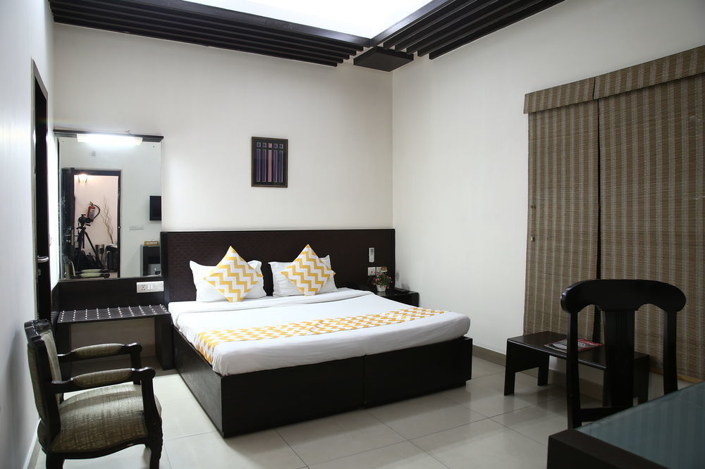Fabhotel Exotica Greenpark New Delhi Exterior photo