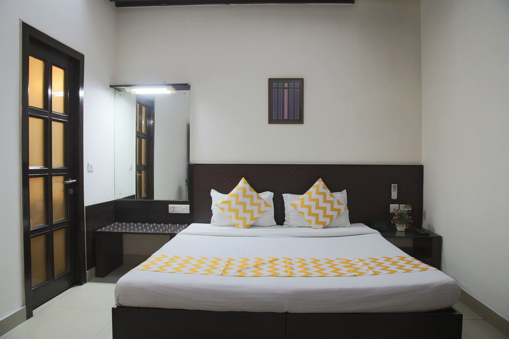 Fabhotel Exotica Greenpark New Delhi Exterior photo